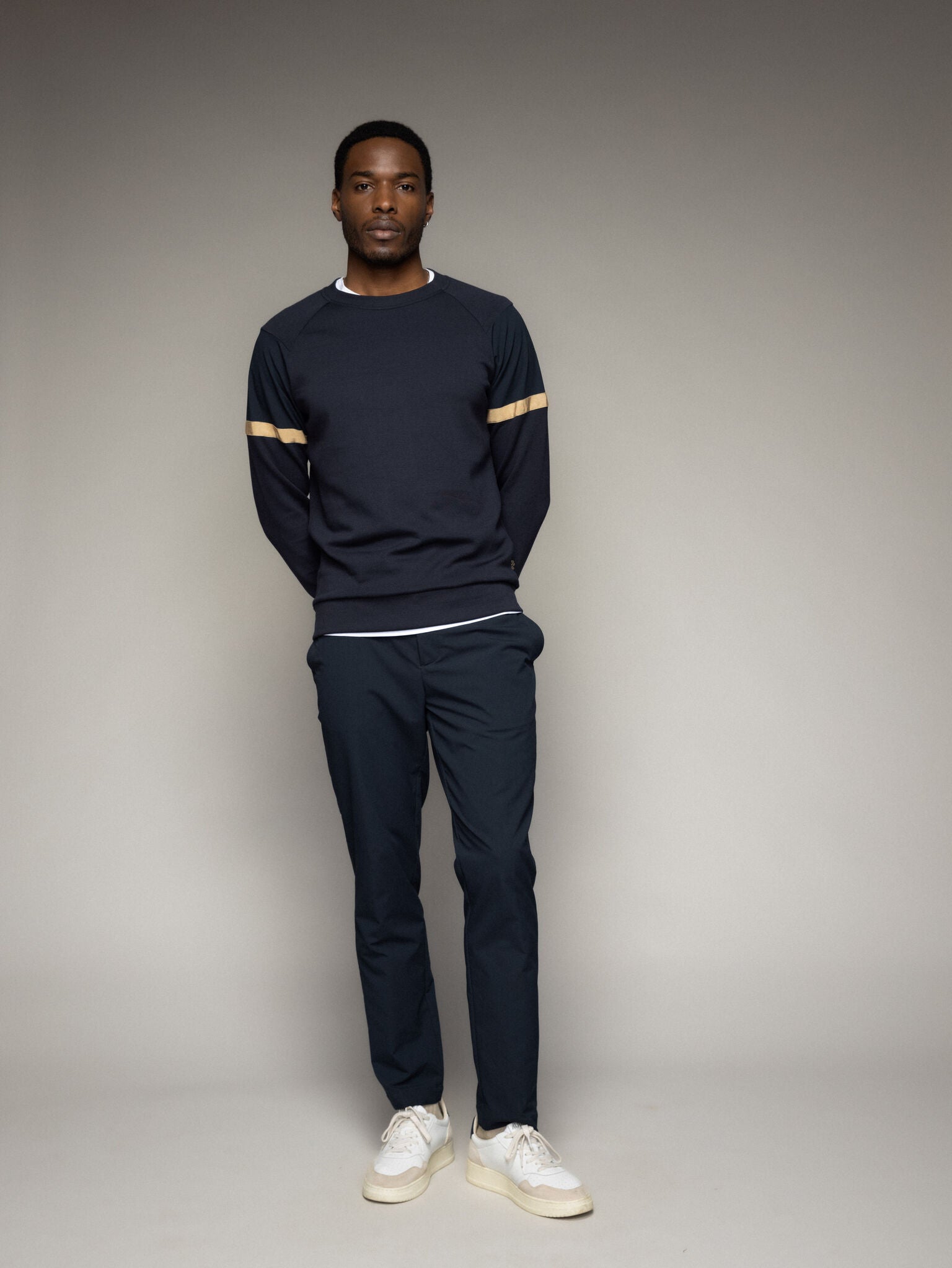 Modelshot / Navy / Detail